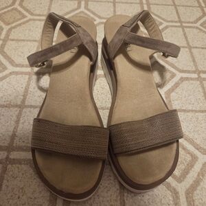 Women’s Neutral Taupe Ankle-Strap Sandals